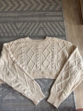 Etiquette Beige Cropped Sweater